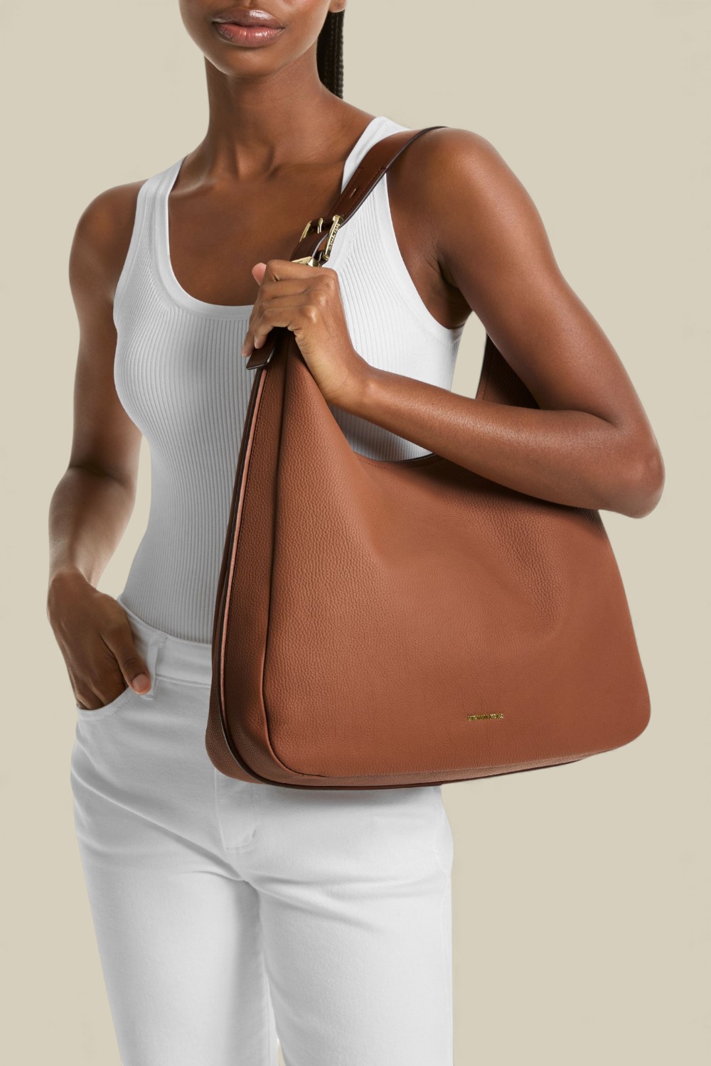 תמונת כל הלוק של תיק כתף נוליטה לארג'